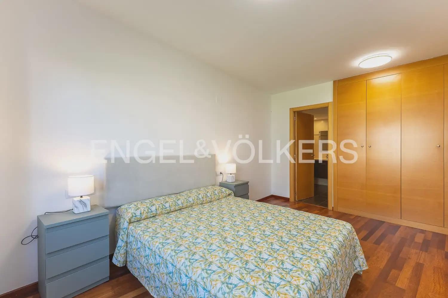 Piso de 2 habitaciones en València ciudad en alquiler con piscina garaje - 1.800 € (Ref: 10082156)