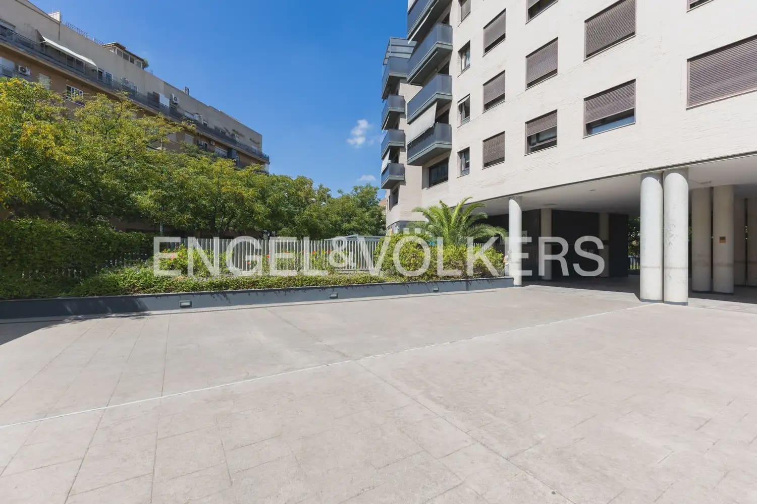 Piso de 2 habitaciones en València ciudad en alquiler con piscina garaje - 1.800 € (Ref: 10082156)