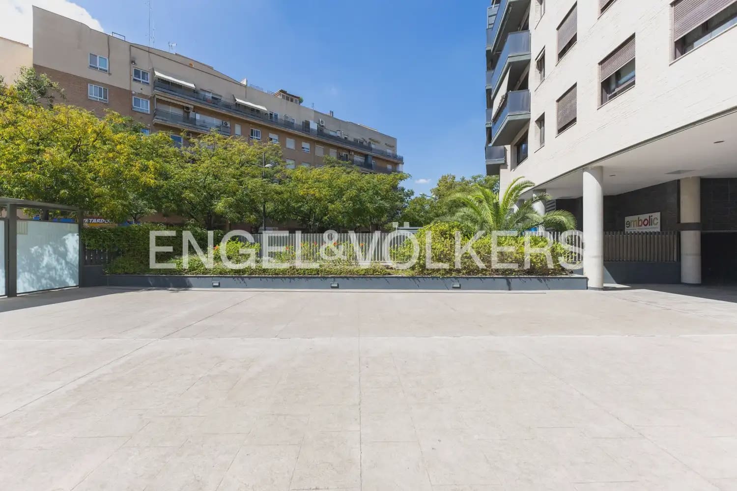Piso de 2 habitaciones en València ciudad en alquiler con piscina garaje - 1.800 € (Ref: 10082156)