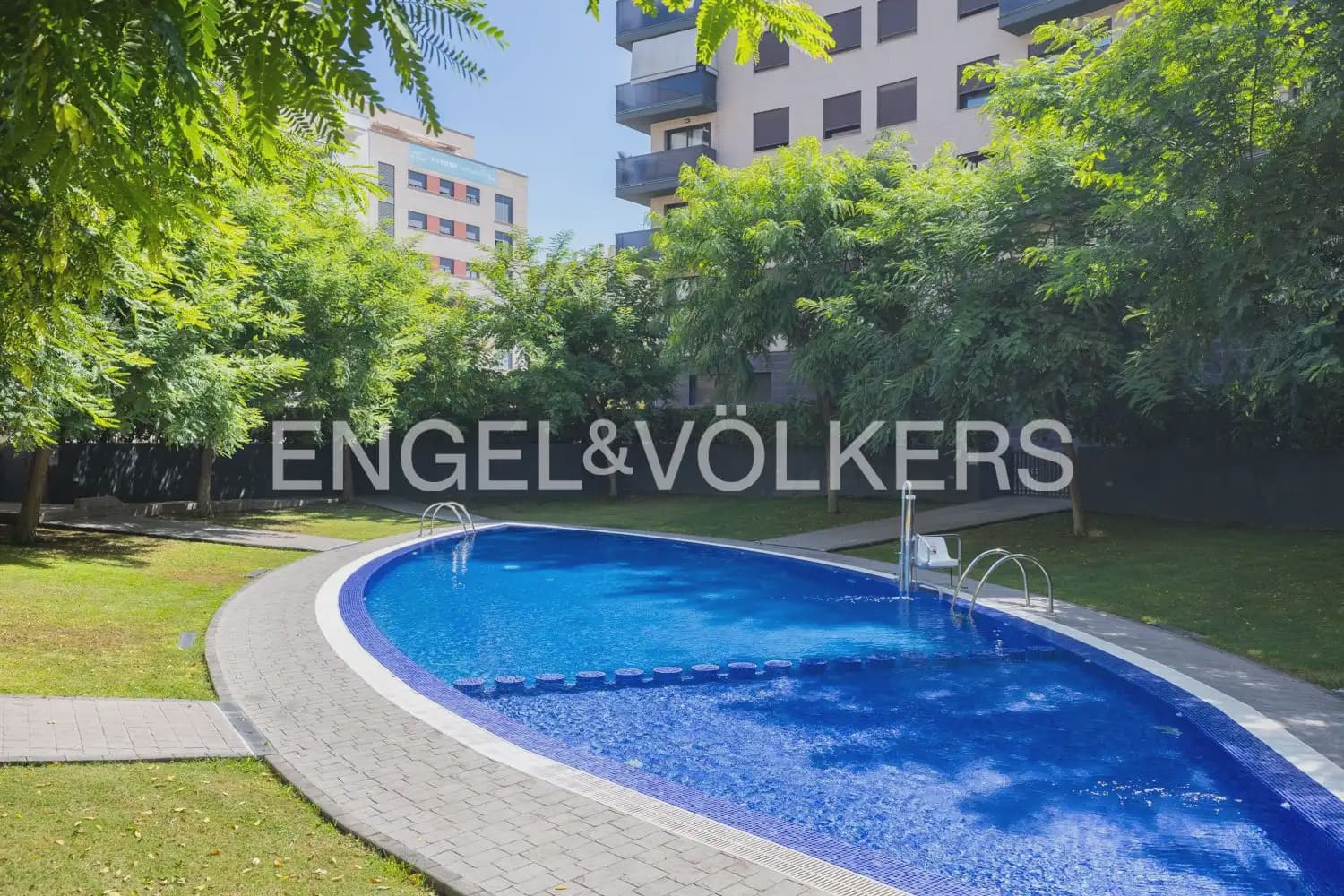 Piso de 2 habitaciones en València ciudad en alquiler con piscina garaje - 1.800 € (Ref: 10082156)