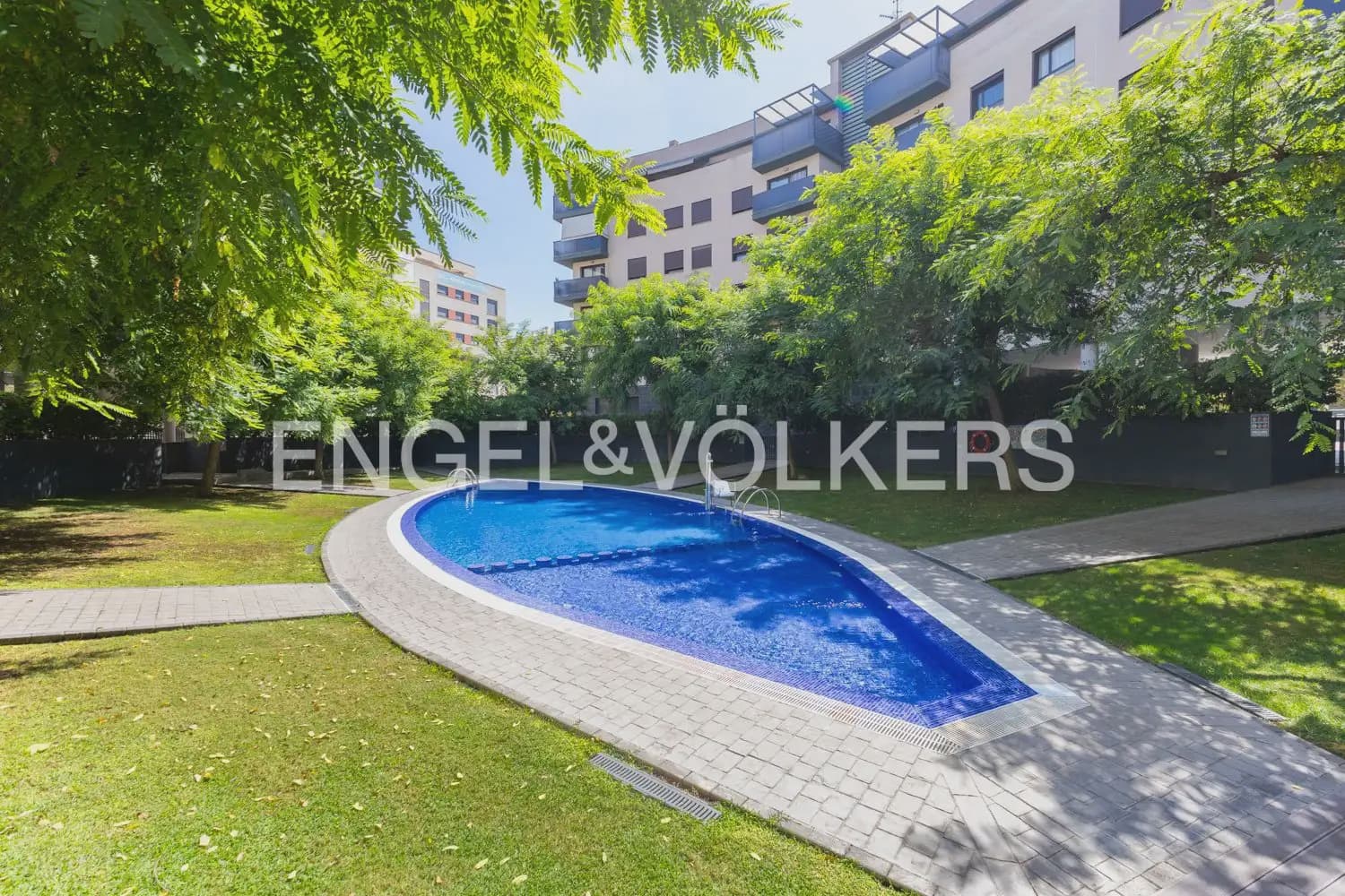 Piso de 2 habitaciones en València ciudad en alquiler con piscina garaje - 1.800 € (Ref: 10082156)