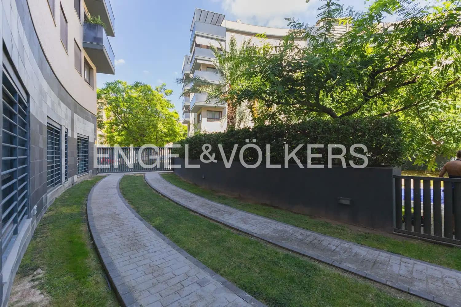 Piso de 2 habitaciones en València ciudad en alquiler con piscina garaje - 1.800 € (Ref: 10082156)
