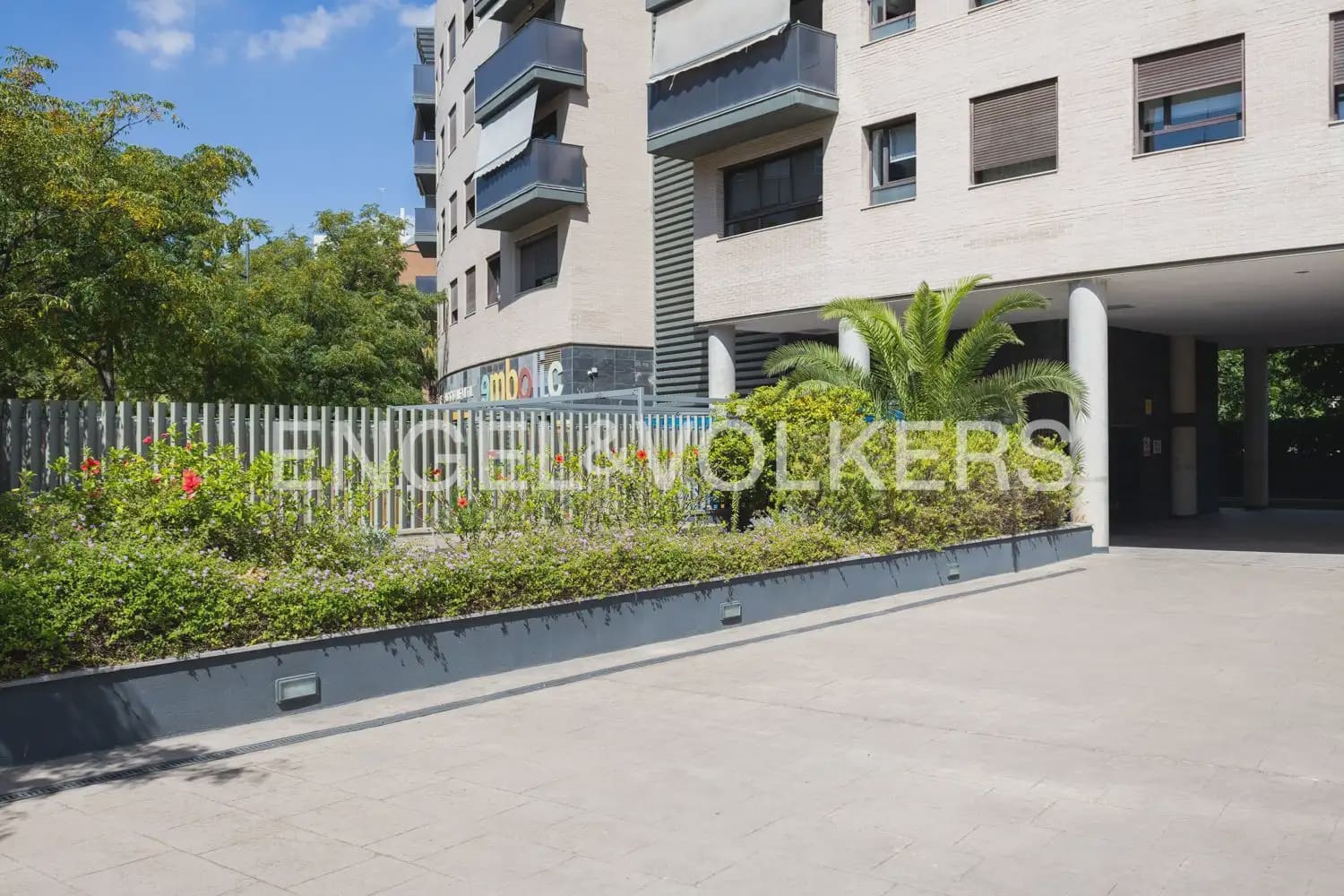 Piso de 2 habitaciones en València ciudad en alquiler con piscina garaje - 1.800 € (Ref: 10082156)