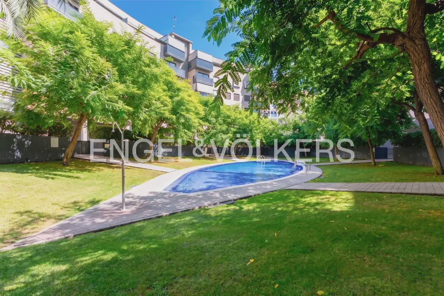 Piso de 2 habitaciones en València ciudad en alquiler con piscina garaje - 1.800 € (Ref: 10082156)