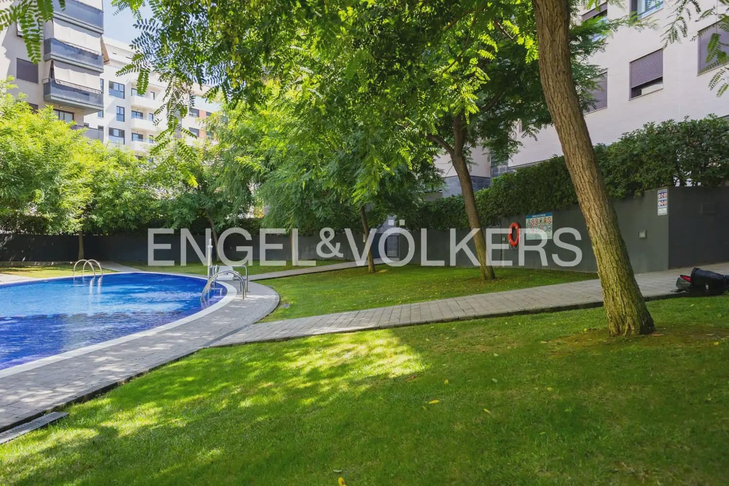 Piso de 2 habitaciones en València ciudad en alquiler con piscina garaje - 1.800 € (Ref: 10082156)