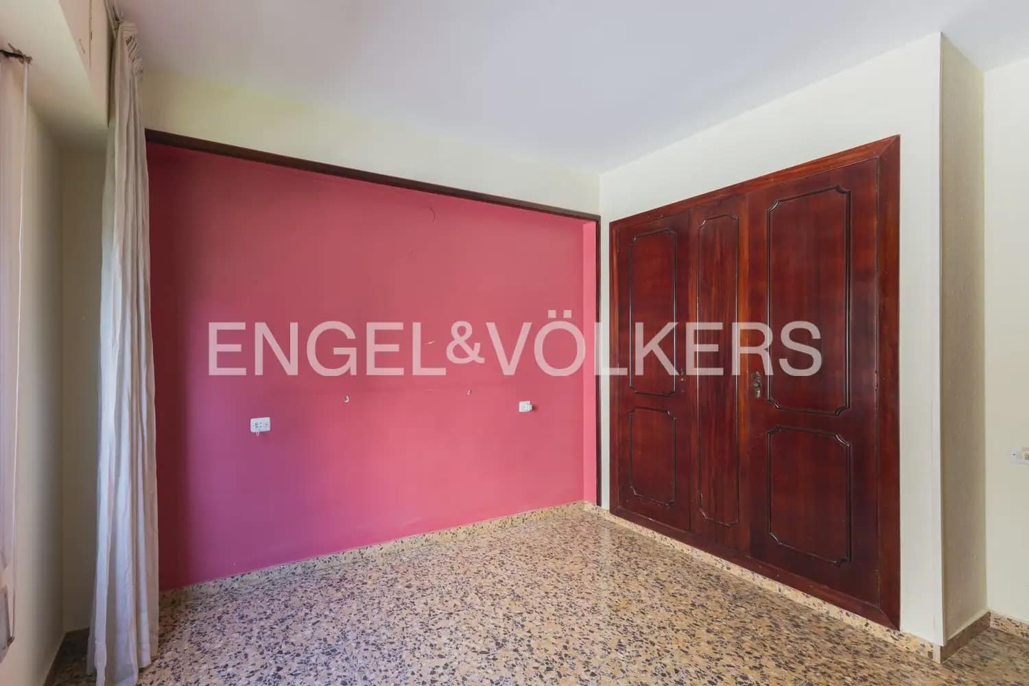 4 slaapkamer Flat te koop in Benicassim met garage - € 1.100.000 (Ref: 10085261)