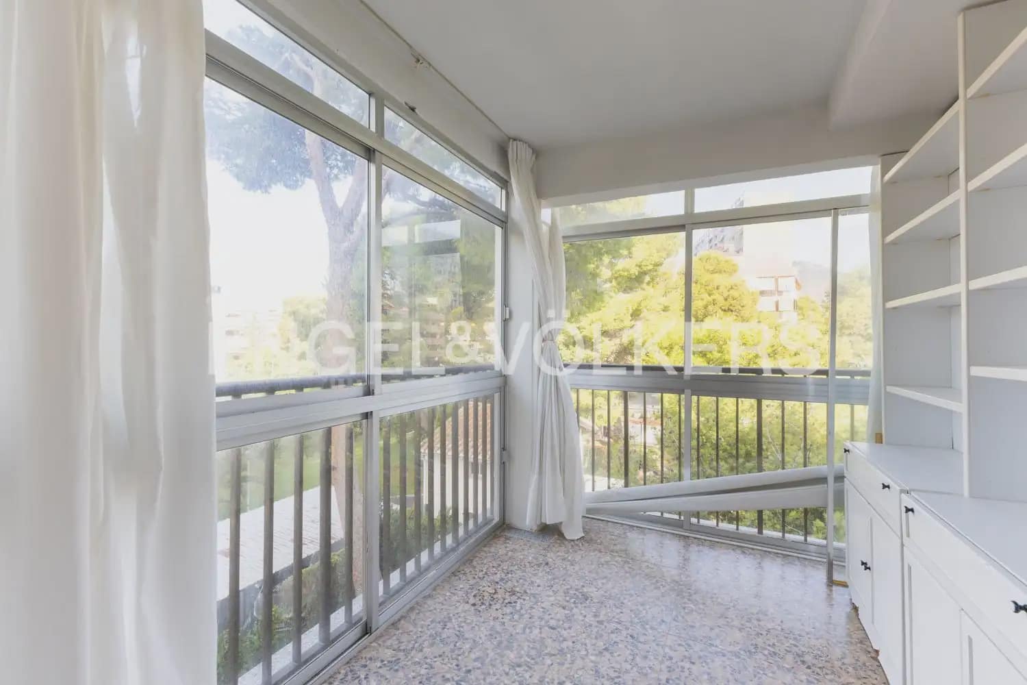 4 slaapkamer Flat te koop in Benicassim met garage - € 1.100.000 (Ref: 10085261)