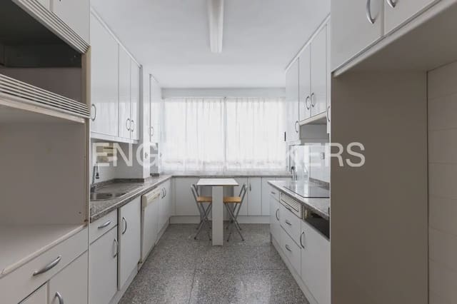 4 slaapkamer Flat te koop in Benicàssim met garage - € 1.100.000 (Ref: 10085261)