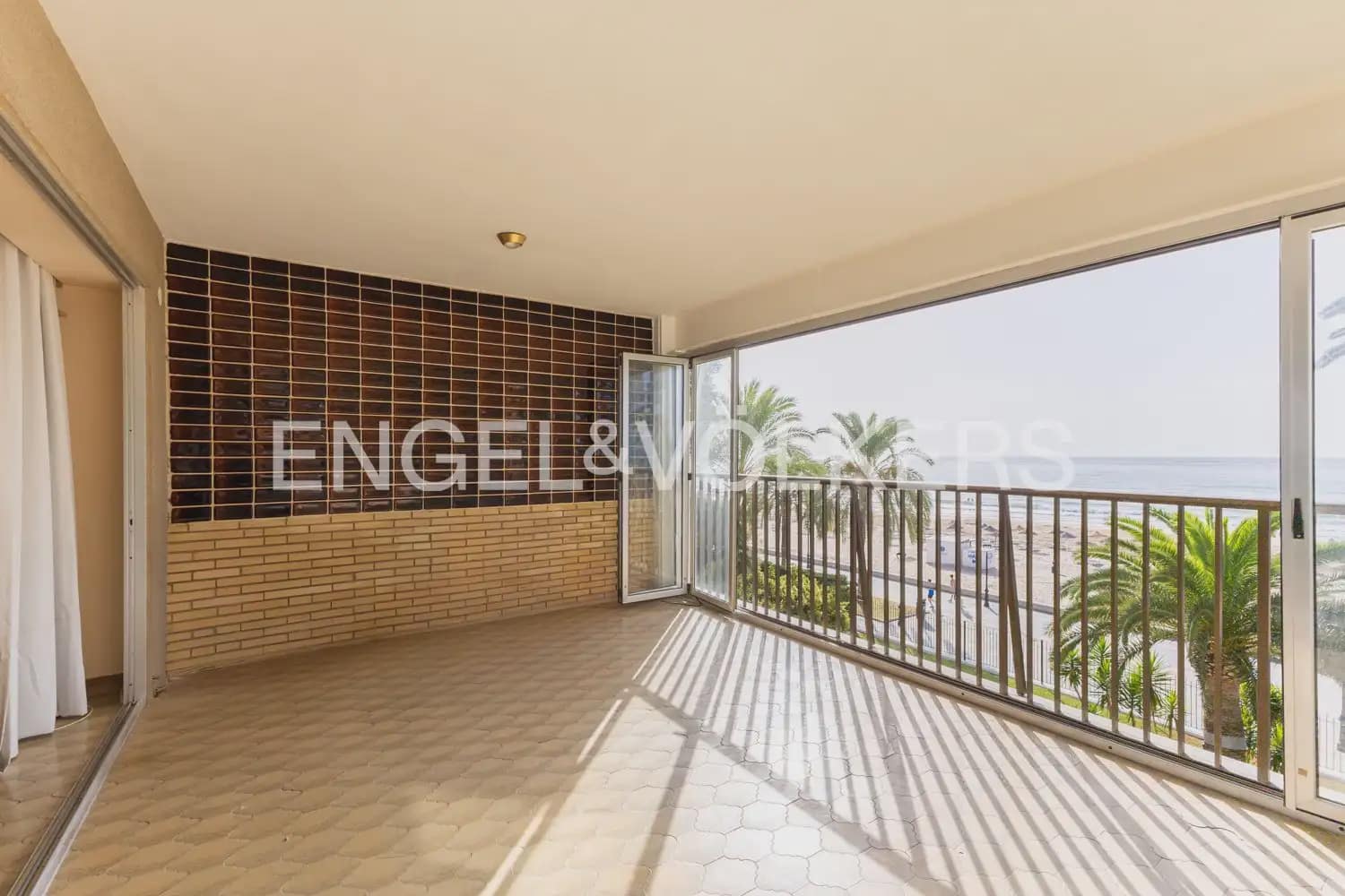 4 slaapkamer Flat te koop in Benicassim met garage - € 1.100.000 (Ref: 10085261)