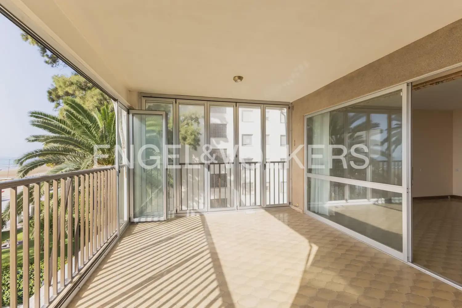 4 slaapkamer Flat te koop in Benicassim met garage - € 1.100.000 (Ref: 10085261)