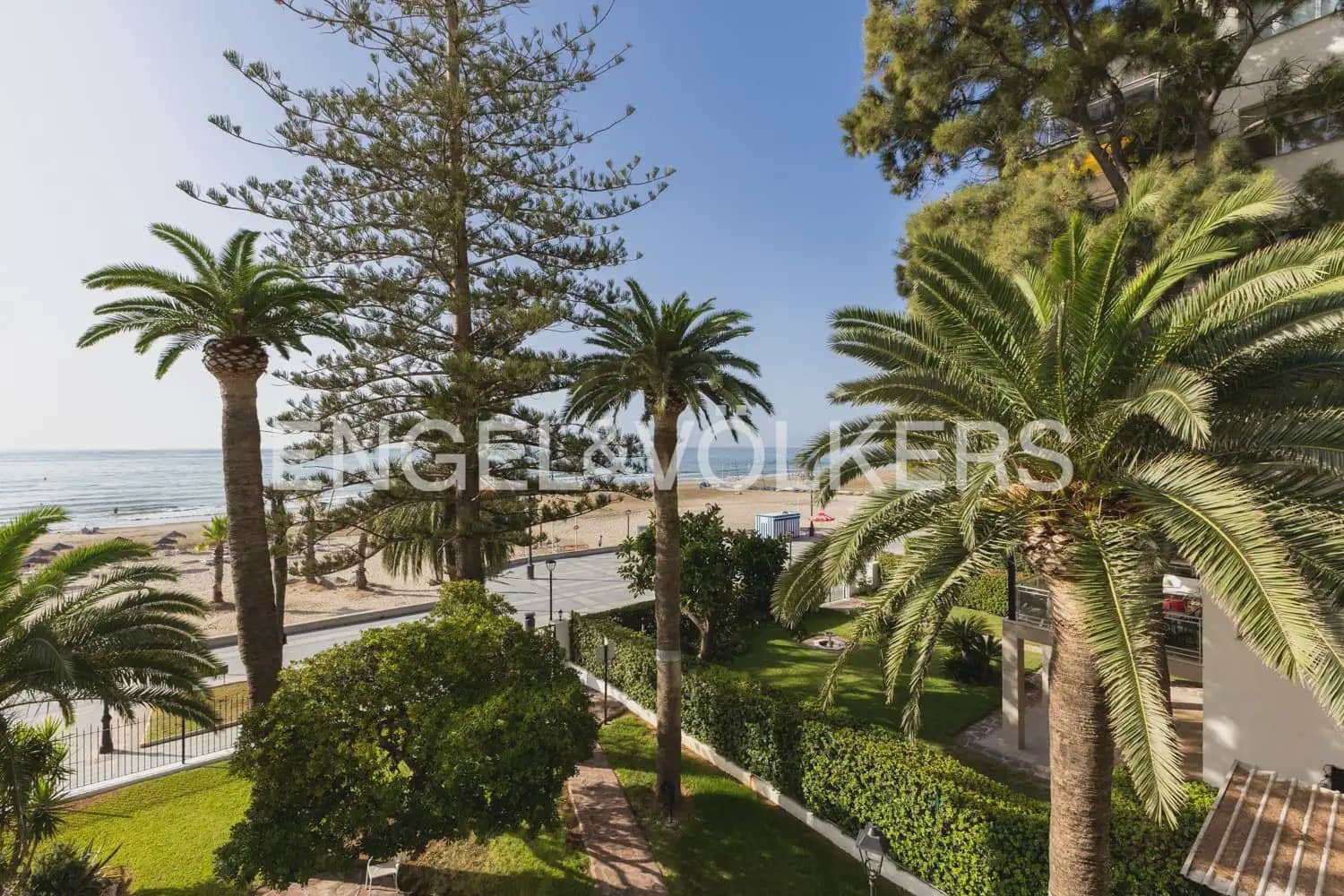 4 slaapkamer Flat te koop in Benicassim met garage - € 1.100.000 (Ref: 10085261)