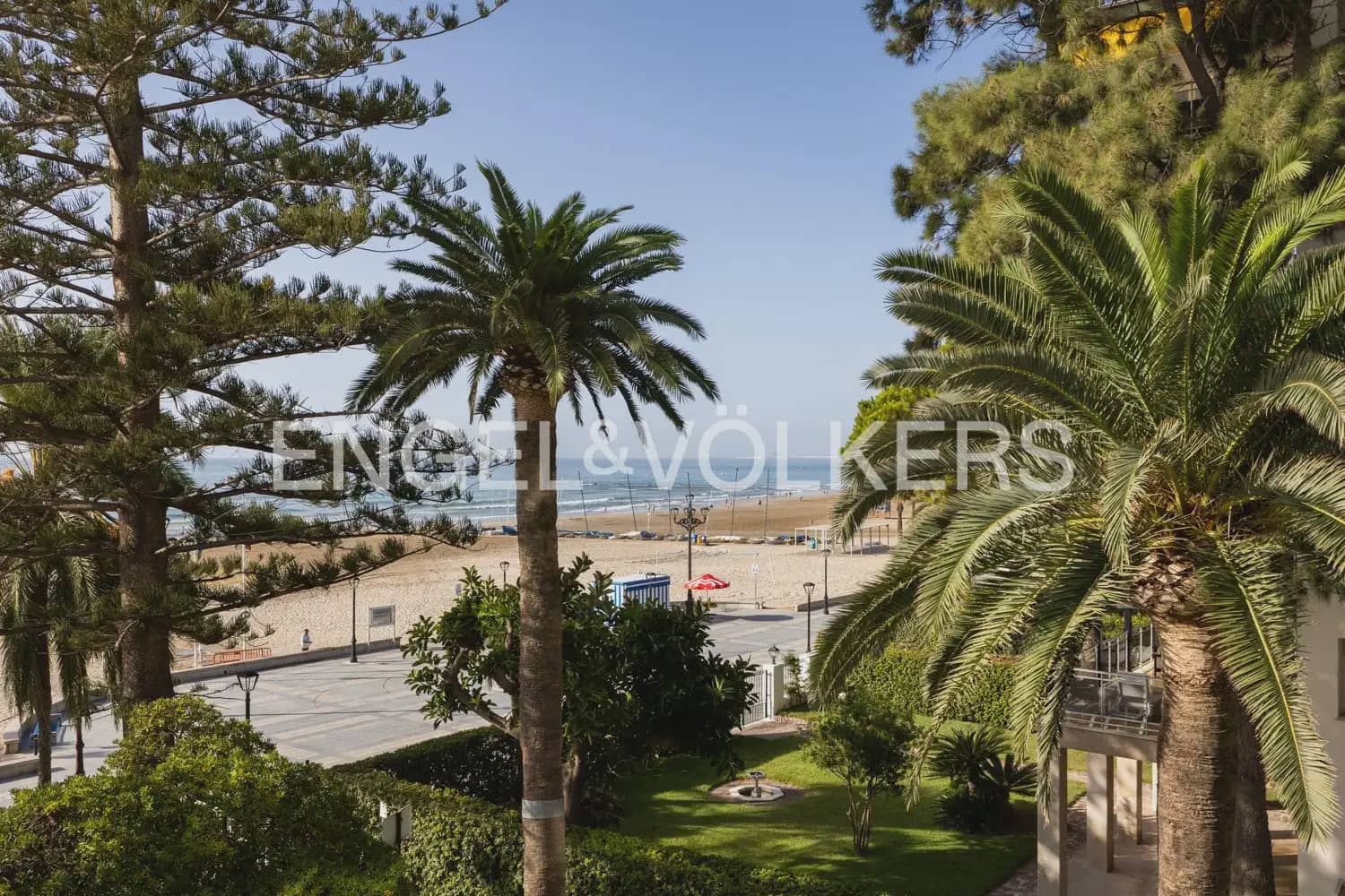 4 slaapkamer Flat te koop in Benicassim met garage - € 1.100.000 (Ref: 10085261)