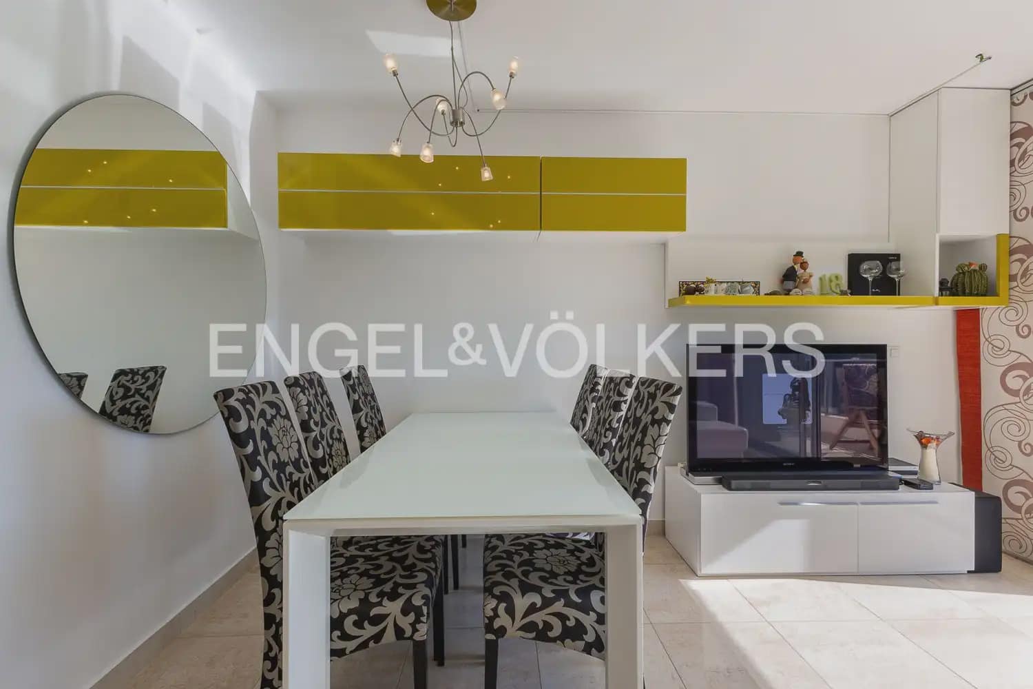 2 slaapkamer Flat te koop in Denia met zwembad garage - € 340.000 (Ref: 10086434)