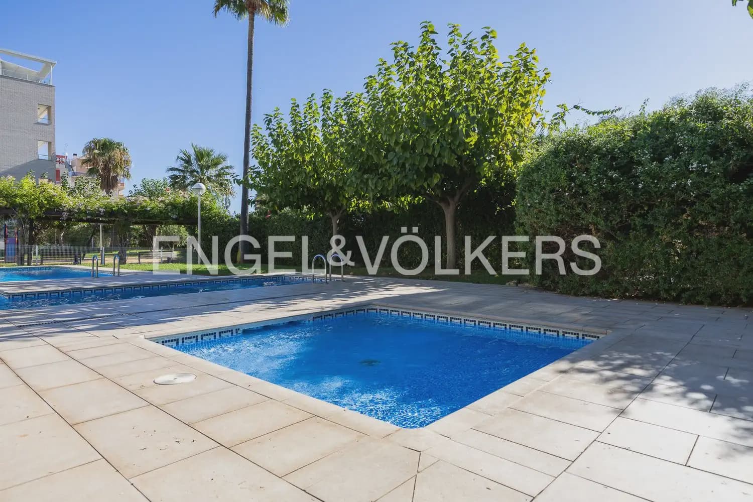 2 slaapkamer Flat te koop in Denia met zwembad garage - € 340.000 (Ref: 10086434)