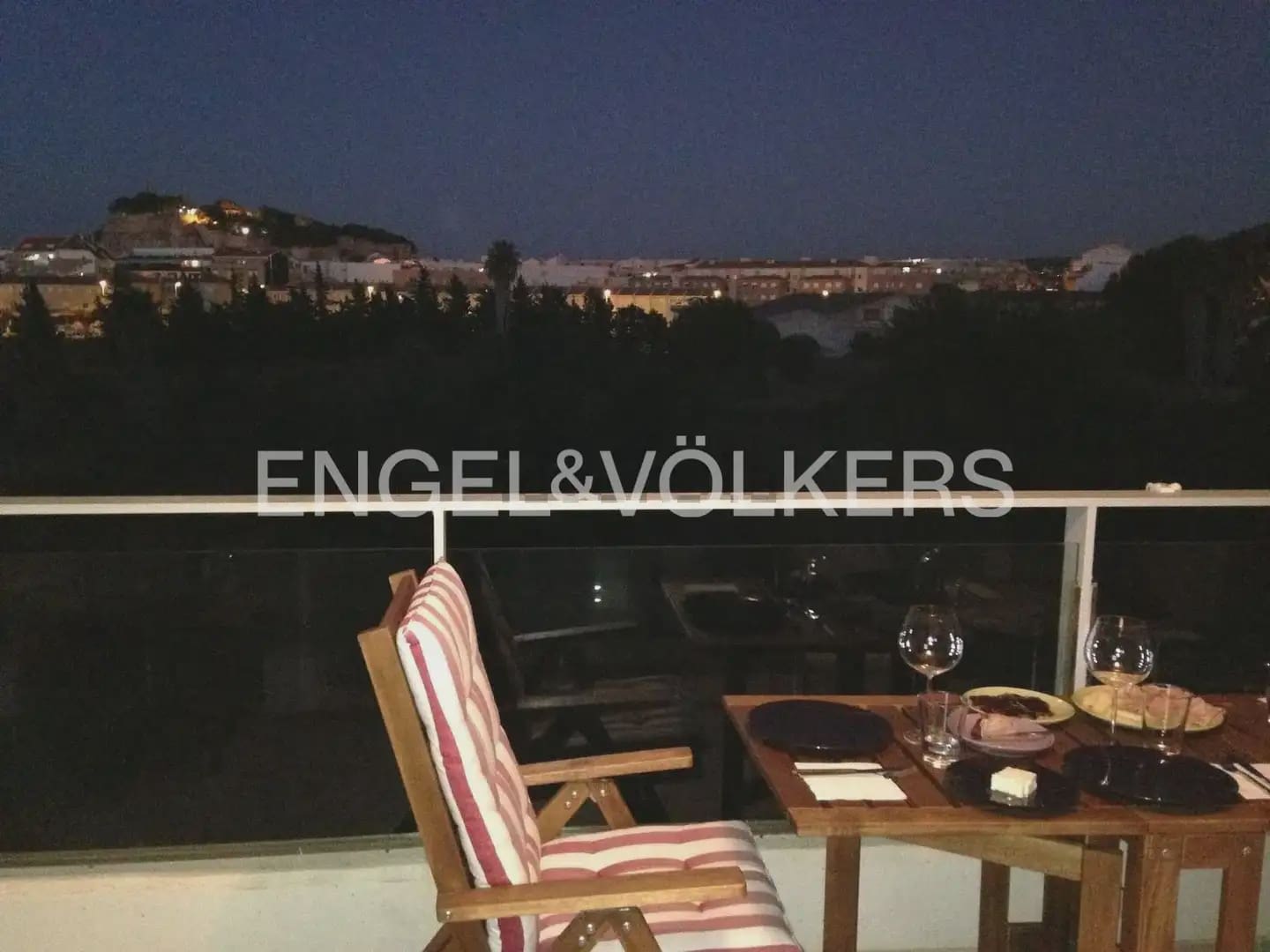 2 slaapkamer Flat te koop in Denia met zwembad garage - € 340.000 (Ref: 10086434)