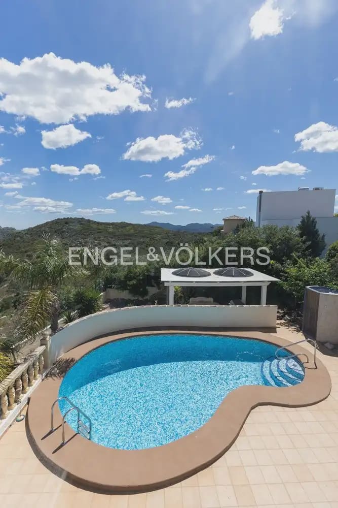 Chalet de 4 habitaciones en Ráfol de Almunia en venta con piscina garaje - 690.000 € (Ref: 10086435)