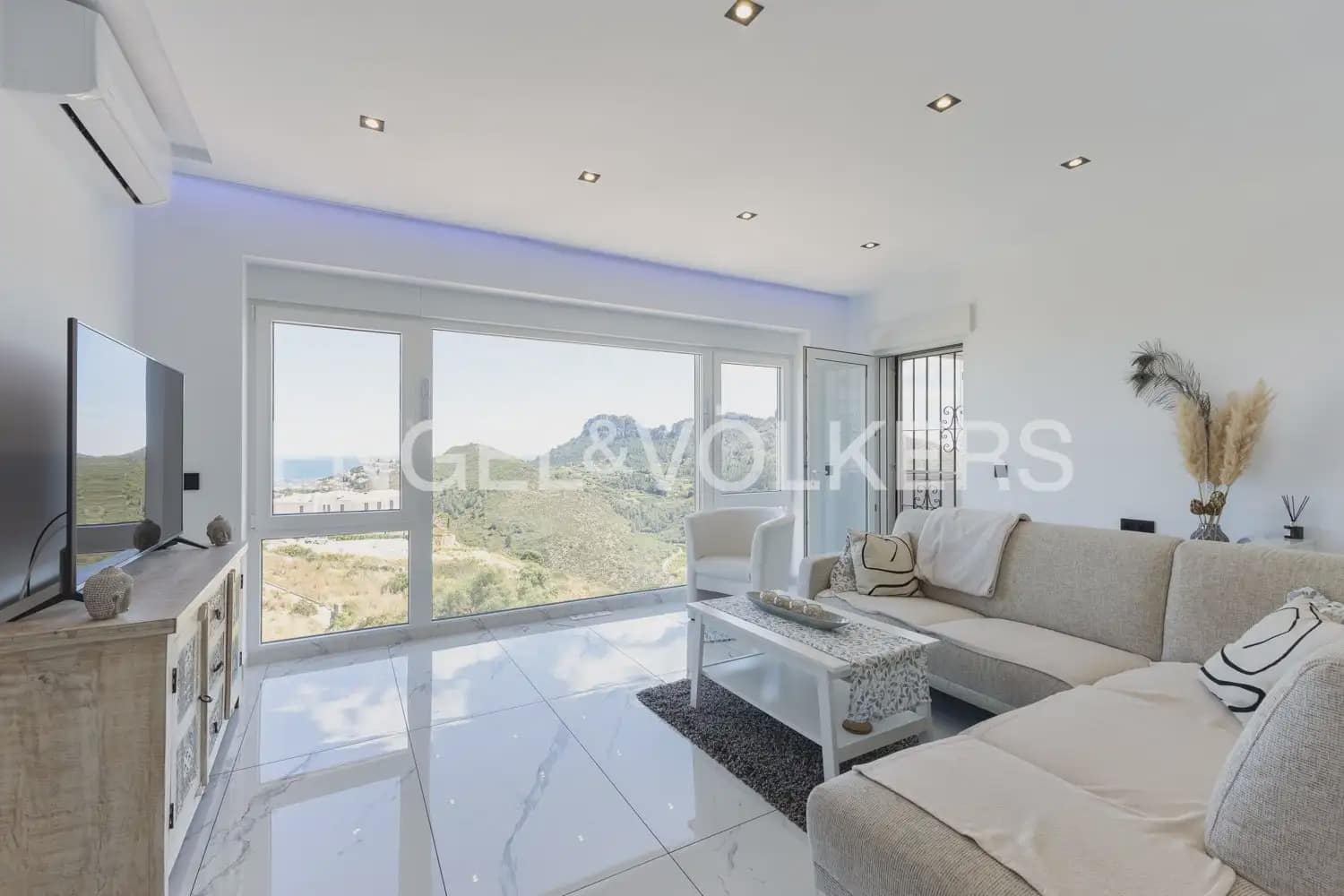 Chalet de 4 habitaciones en Ráfol de Almunia en venta con piscina garaje - 690.000 € (Ref: 10086435)