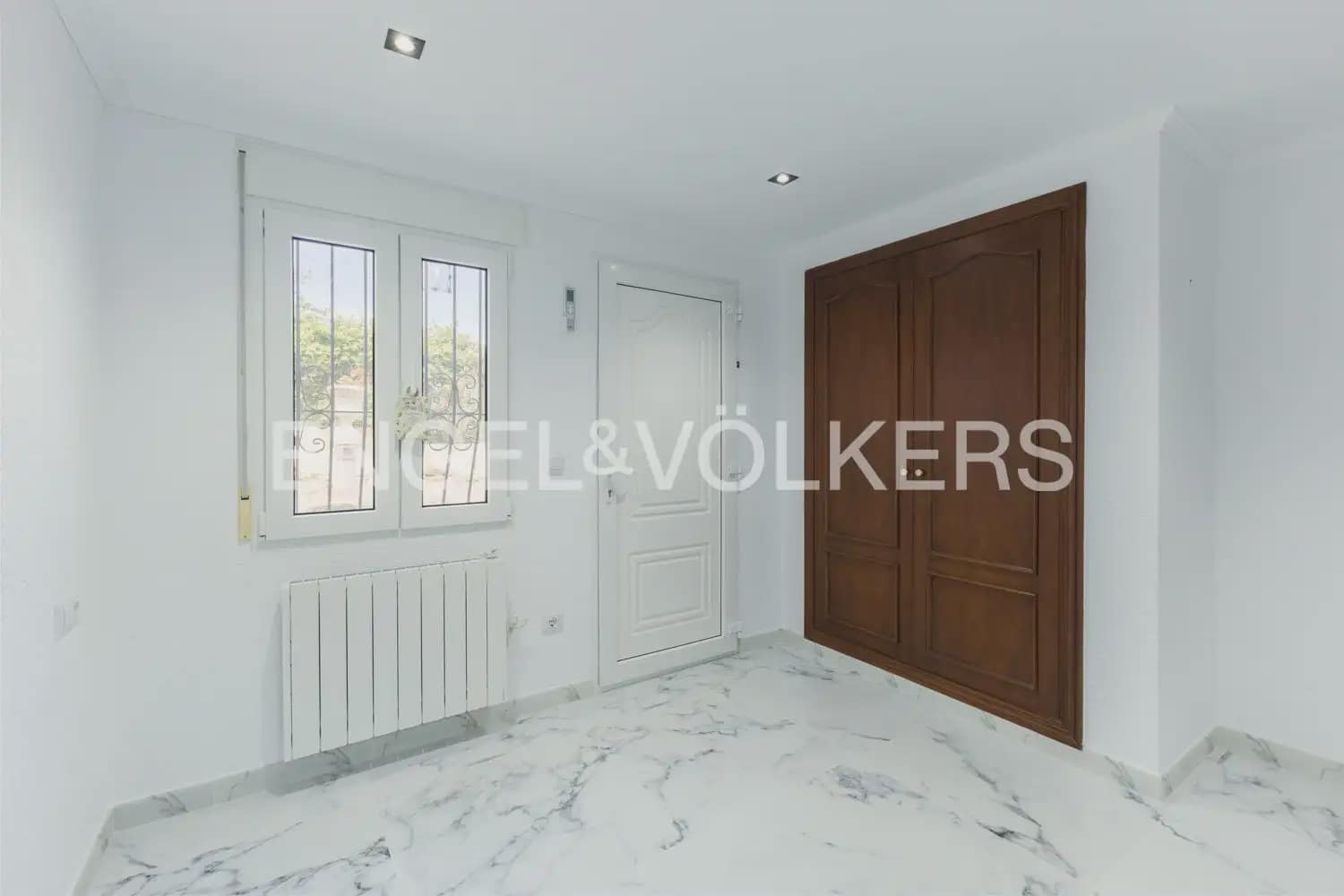 Chalet de 4 habitaciones en Ráfol de Almunia en venta con piscina garaje - 690.000 € (Ref: 10086435)