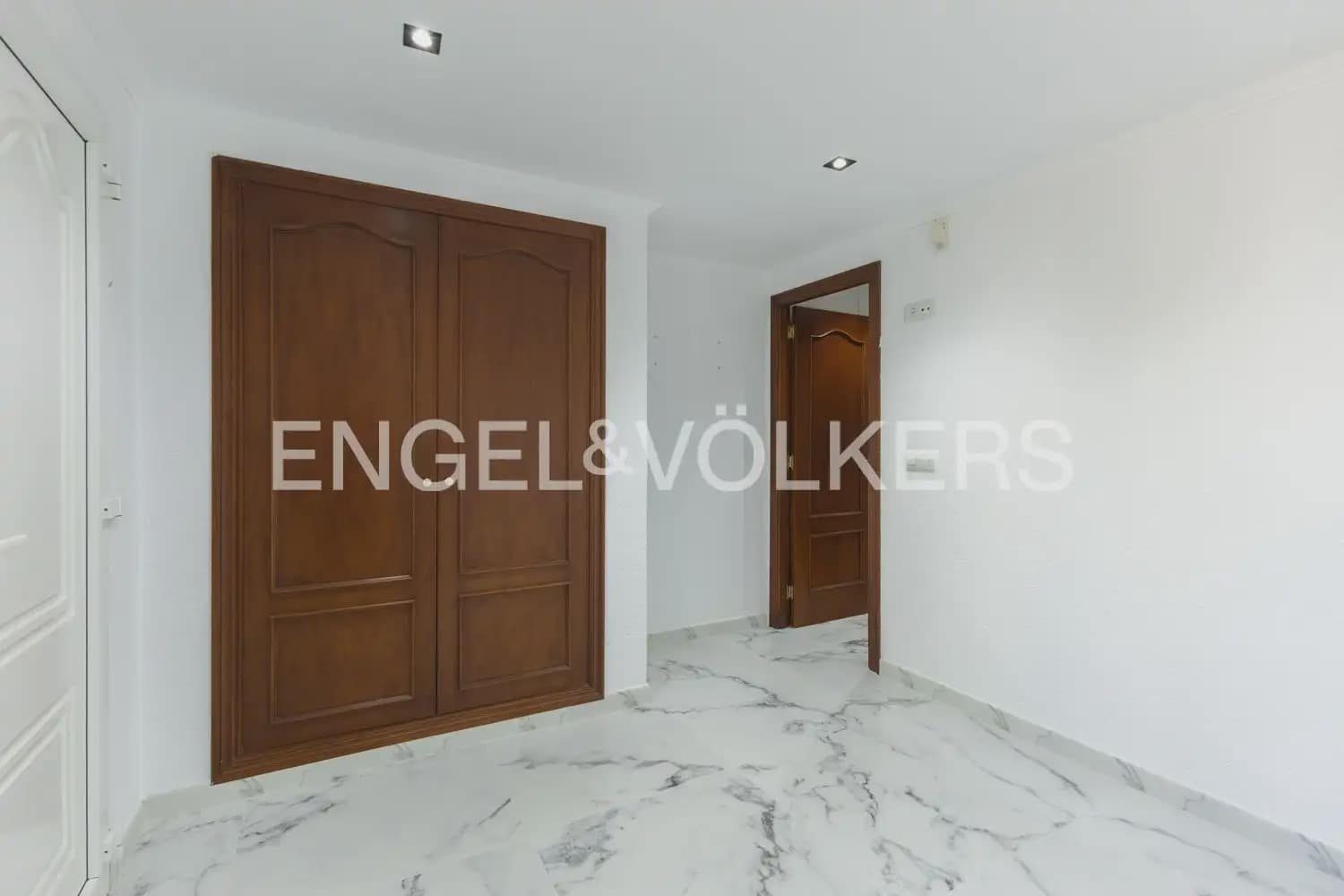 Chalet de 4 habitaciones en Ráfol de Almunia en venta con piscina garaje - 690.000 € (Ref: 10086435)