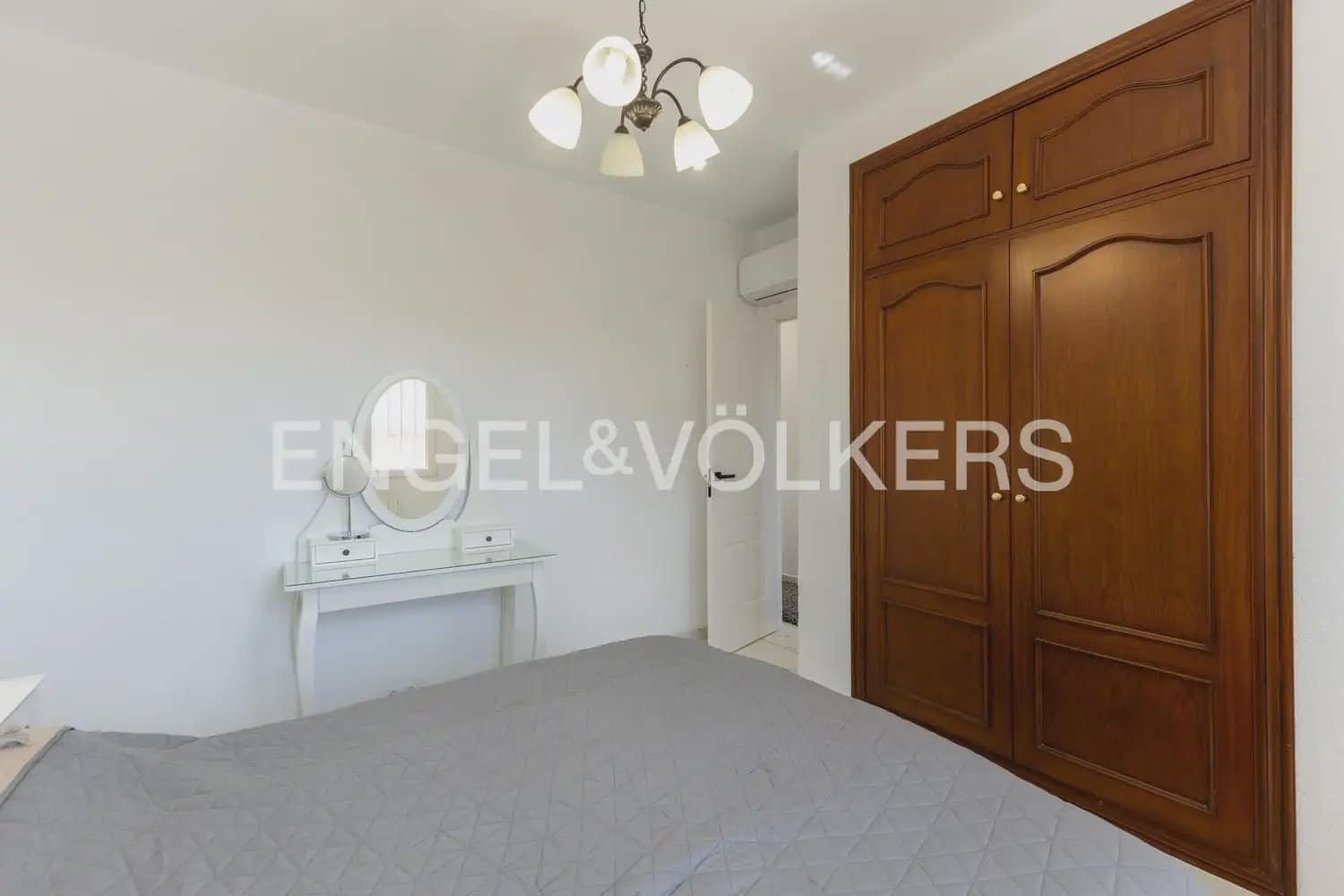 Chalet de 4 habitaciones en Ráfol de Almunia en venta con piscina garaje - 690.000 € (Ref: 10086435)