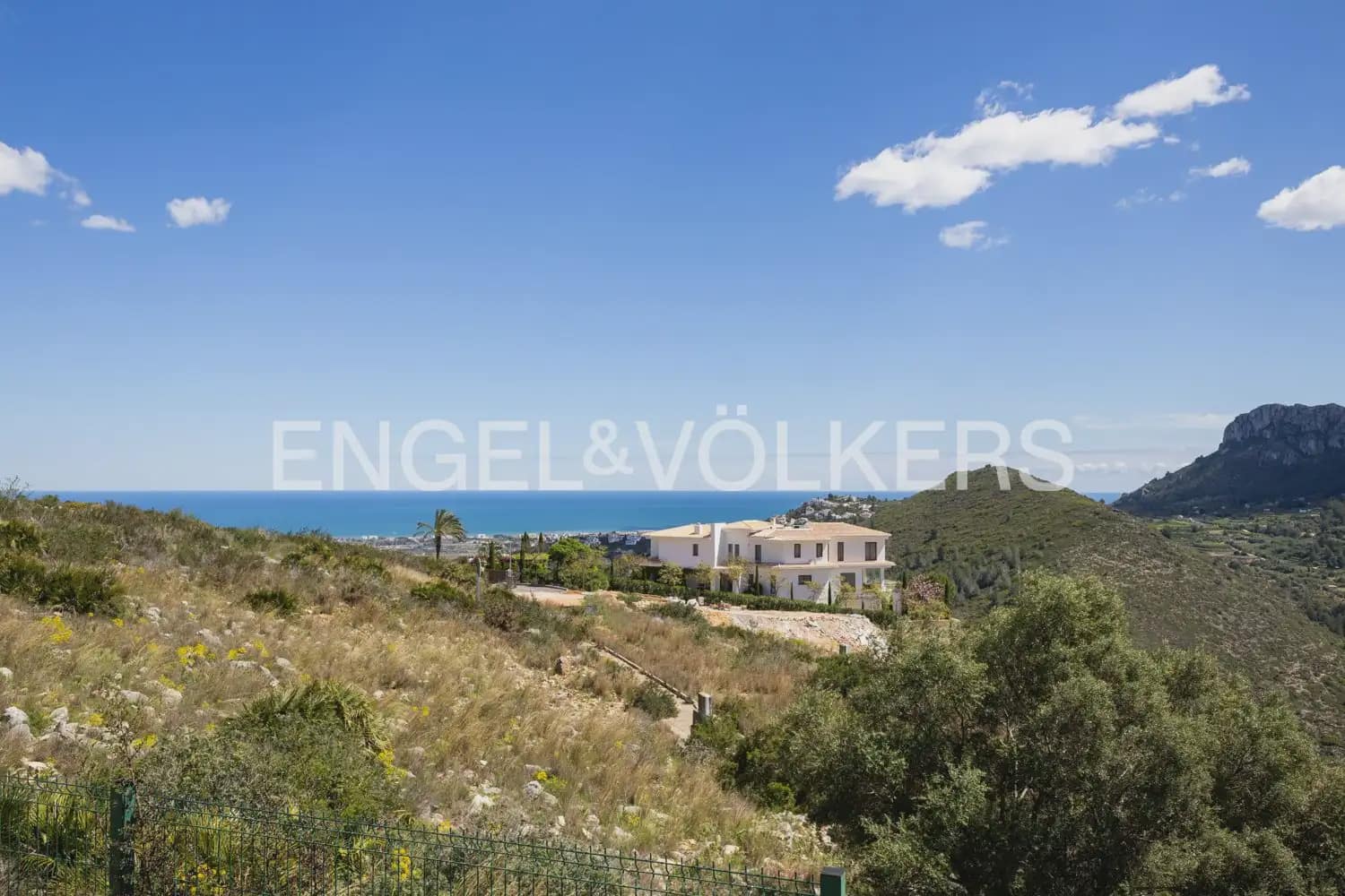 Chalet de 4 habitaciones en Ráfol de Almunia en venta con piscina garaje - 690.000 € (Ref: 10086435)