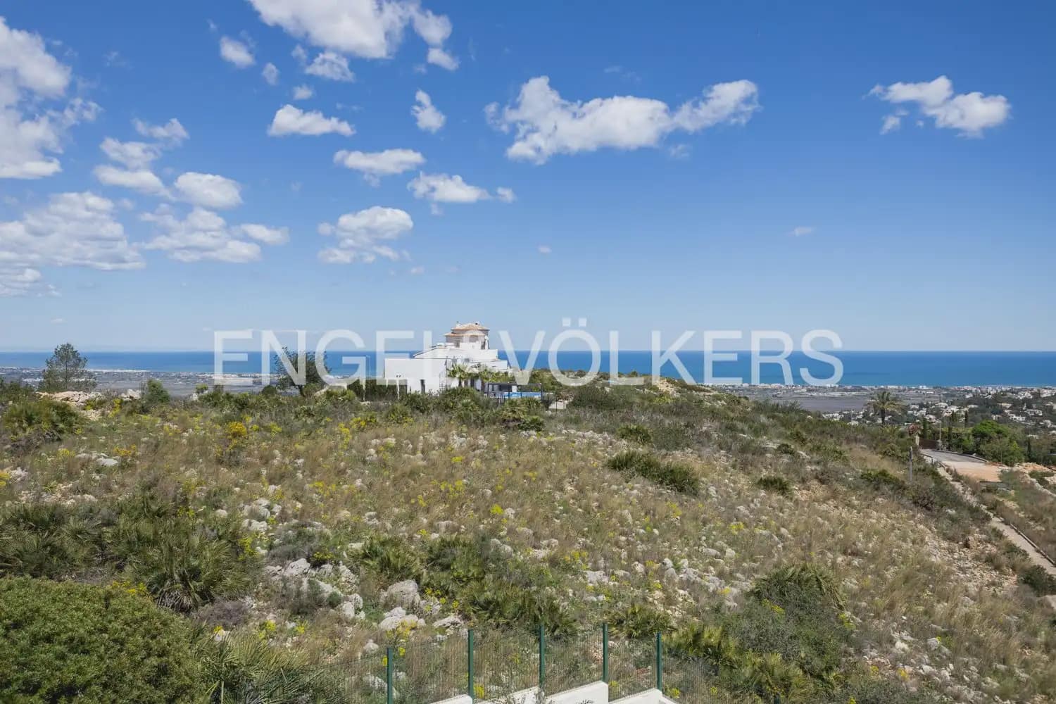 Chalet de 4 habitaciones en Ráfol de Almunia en venta con piscina garaje - 690.000 € (Ref: 10086435)