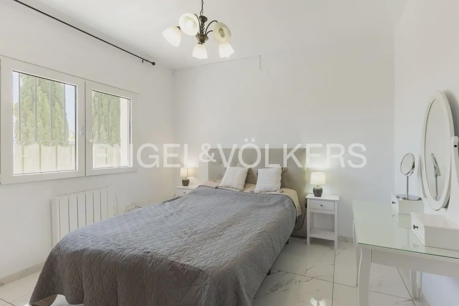 Chalet de 4 habitaciones en Ráfol de Almunia en venta con piscina garaje - 690.000 € (Ref: 10086435)