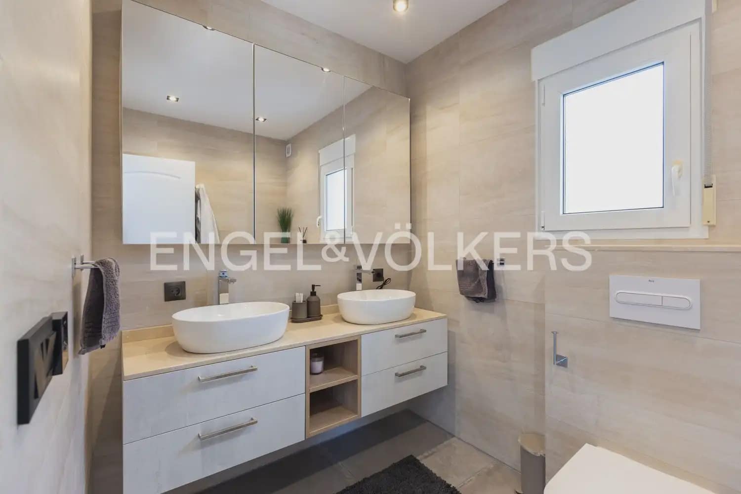 Chalet de 4 habitaciones en Ráfol de Almunia en venta con piscina garaje - 690.000 € (Ref: 10086435)