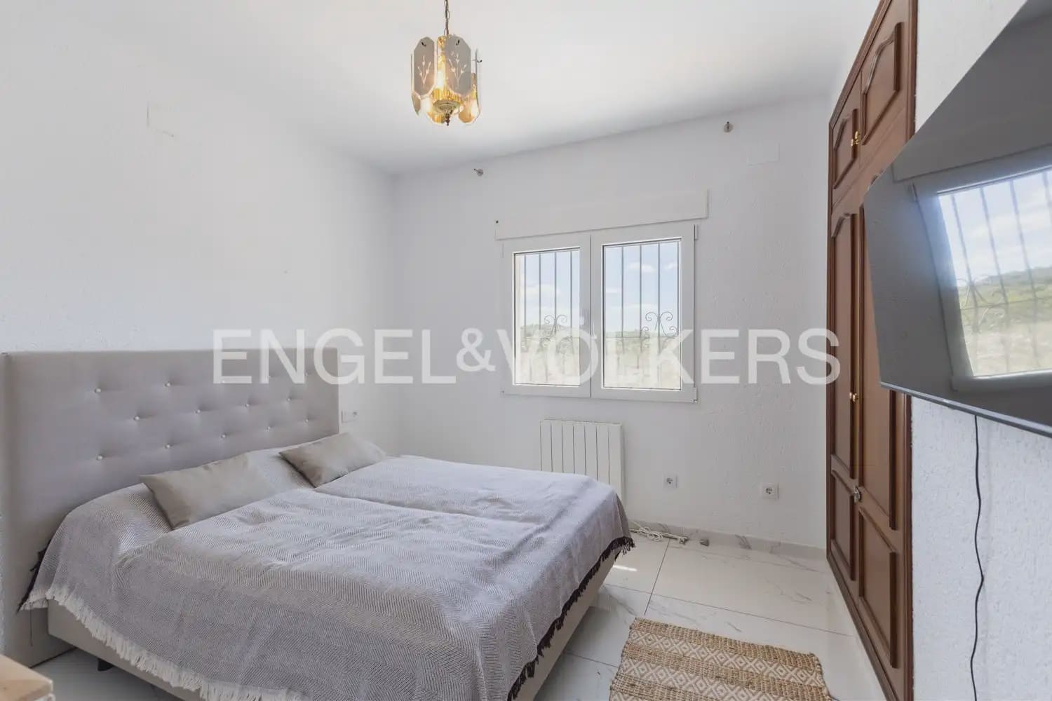 Chalet de 4 habitaciones en Ráfol de Almunia en venta con piscina garaje - 690.000 € (Ref: 10086435)