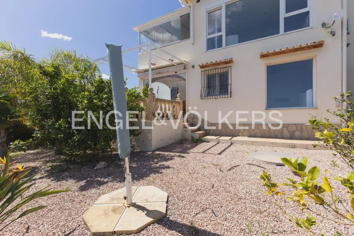 Chalet de 4 habitaciones en Ráfol de Almunia en venta con piscina garaje - 690.000 € (Ref: 10086435)