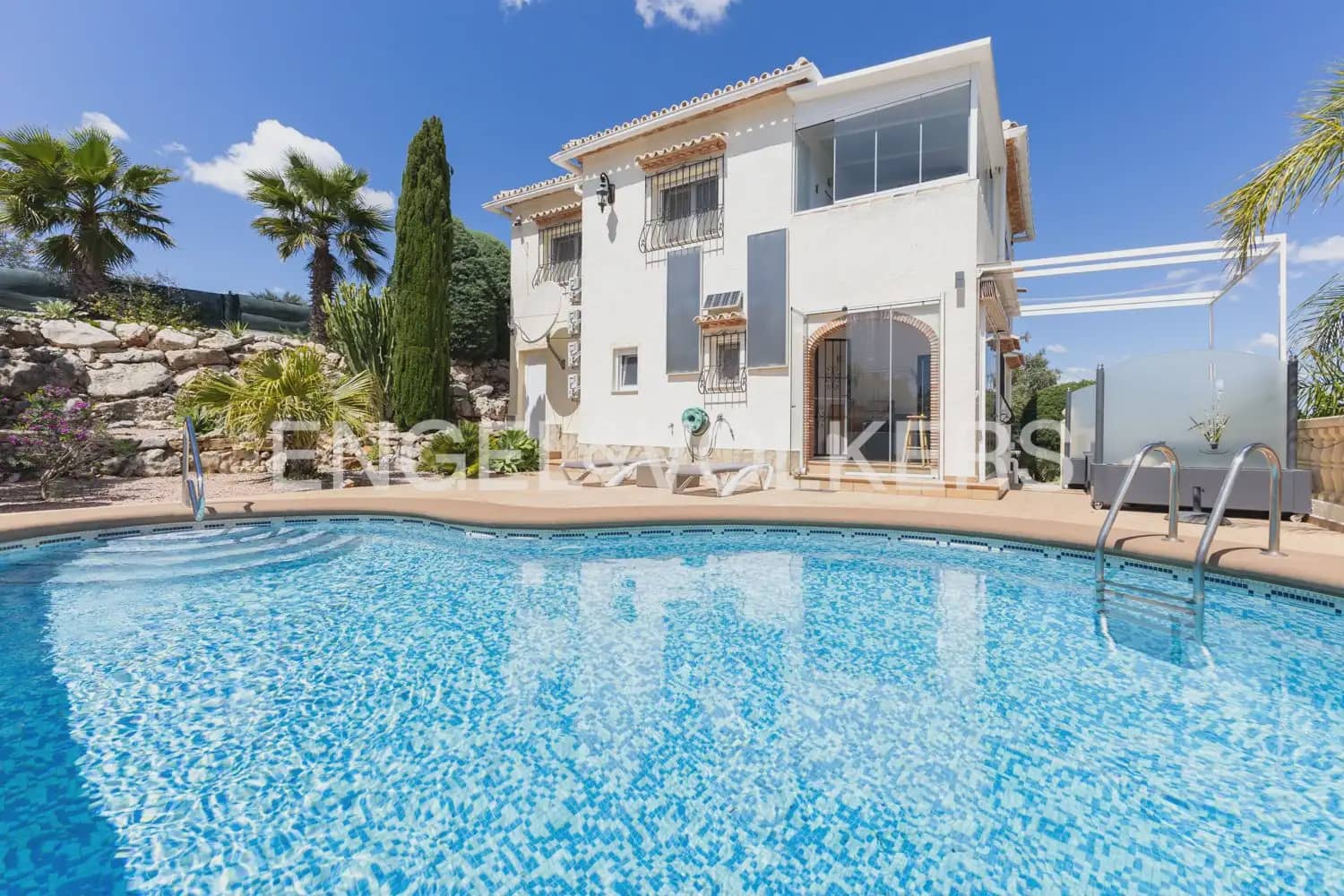 Chalet de 4 habitaciones en Ráfol de Almunia en venta con piscina garaje - 690.000 € (Ref: 10086435)