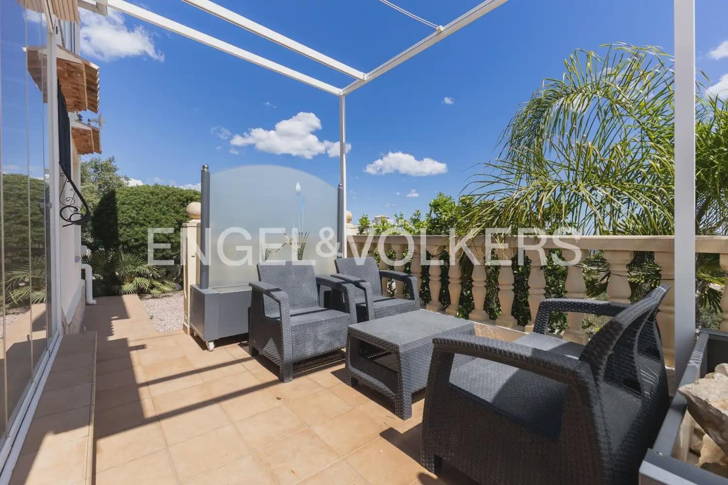 Chalet de 4 habitaciones en Ráfol de Almunia en venta con piscina garaje - 690.000 € (Ref: 10086435)