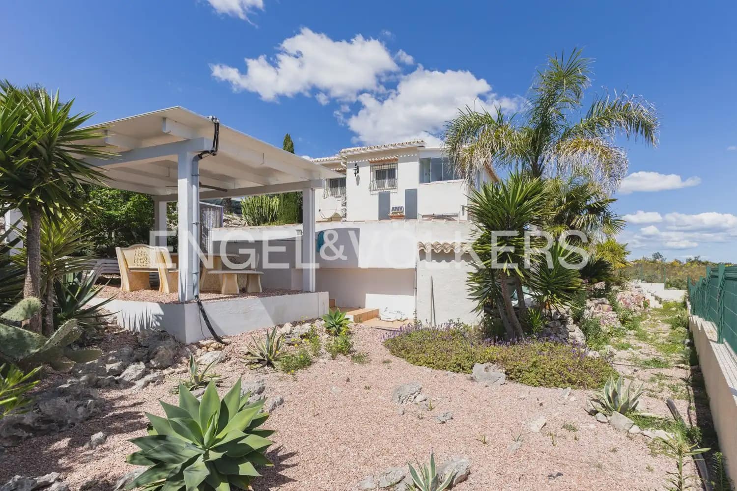 Chalet de 4 habitaciones en Ráfol de Almunia en venta con piscina garaje - 690.000 € (Ref: 10086435)