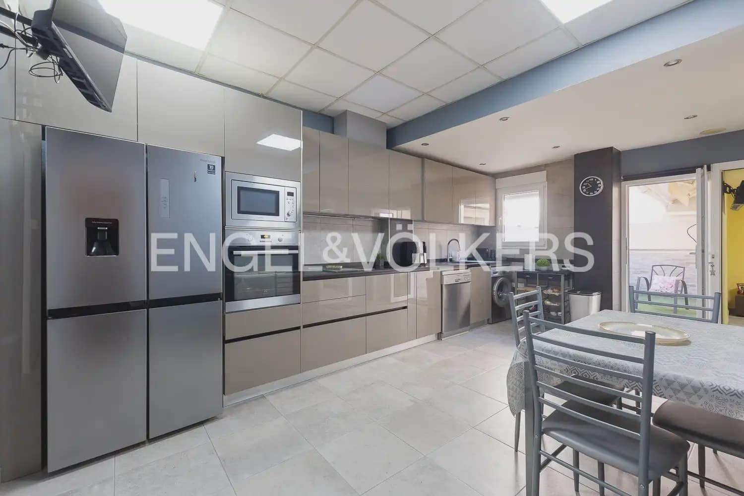 2 makuuhuone Omakotitalo myytävänä paikassa Valencia kaupunki - 635 000 € (Ref: 10086649)