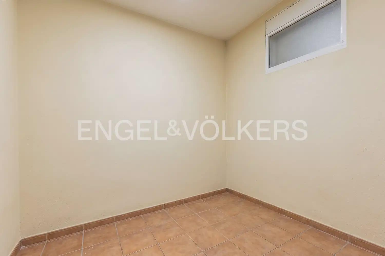 2 makuuhuone Omakotitalo myytävänä paikassa Valencia kaupunki - 635 000 € (Ref: 10086649)