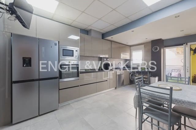 2 makuuhuone Omakotitalo myytävänä paikassa En Corts, Valencia kaupunki - 635 000 € (Ref: 10086649)
