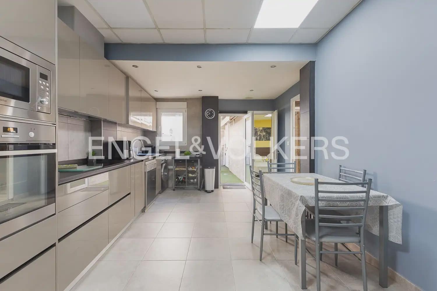 2 makuuhuone Omakotitalo myytävänä paikassa Valencia kaupunki - 635 000 € (Ref: 10086649)
