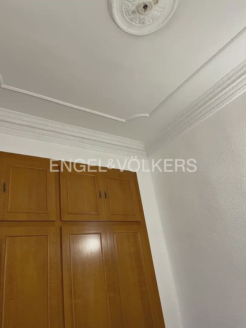 5 soverom Leilighet til leie i Valencia by - € 1 900 (Ref: 10088582)