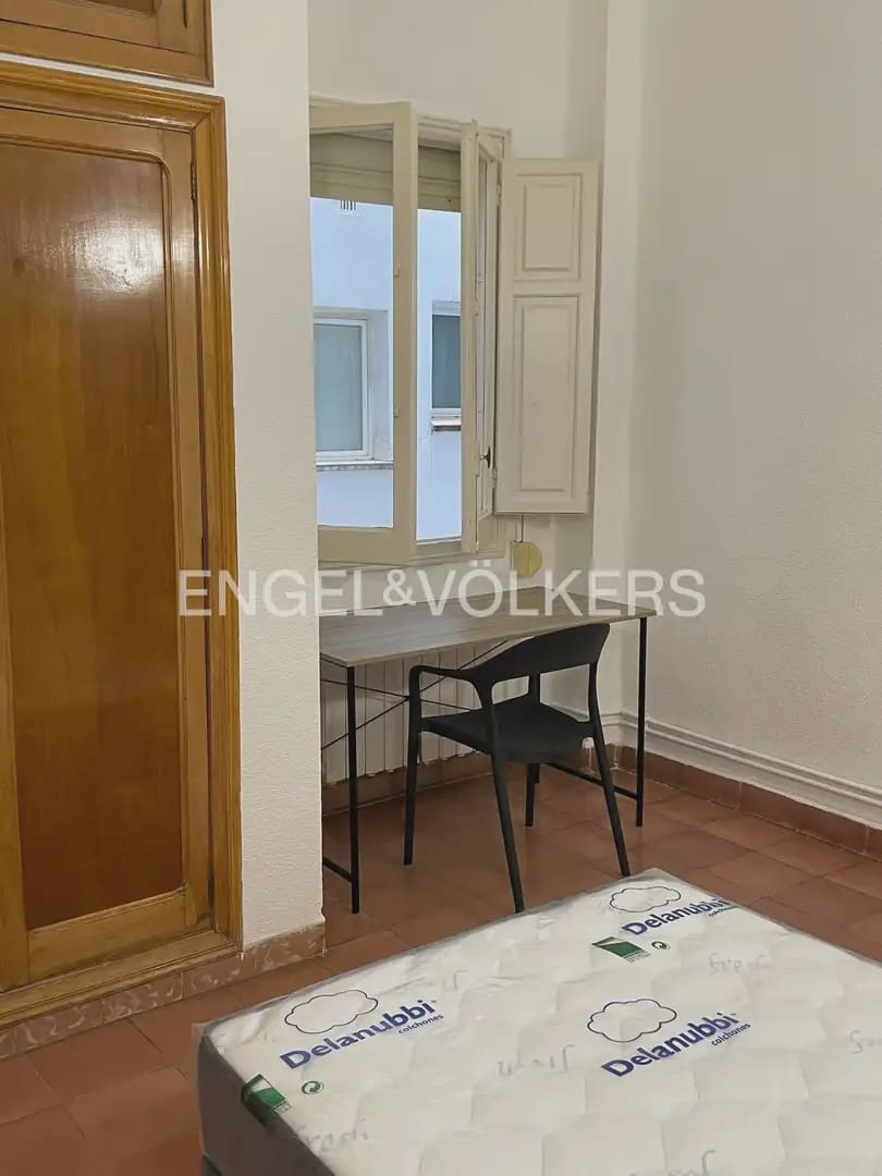 5 soverom Leilighet til leie i Valencia by - € 1 900 (Ref: 10088582)