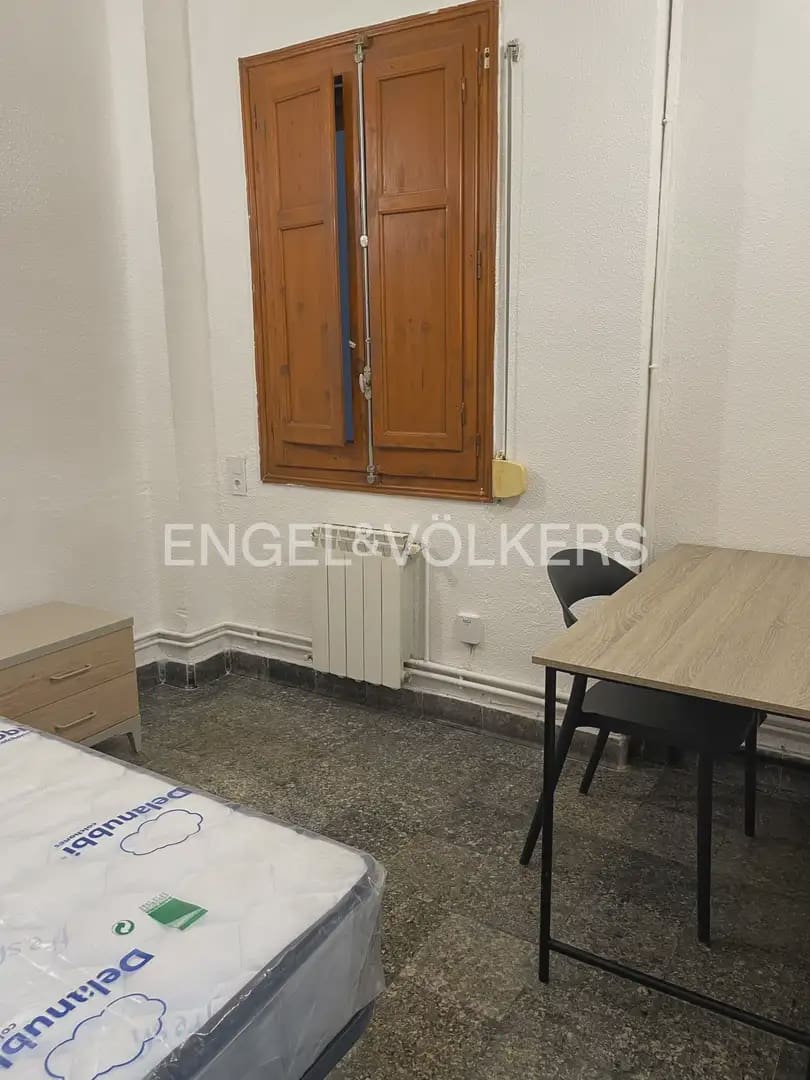 5 soverom Leilighet til leie i Valencia by - € 1 900 (Ref: 10088582)