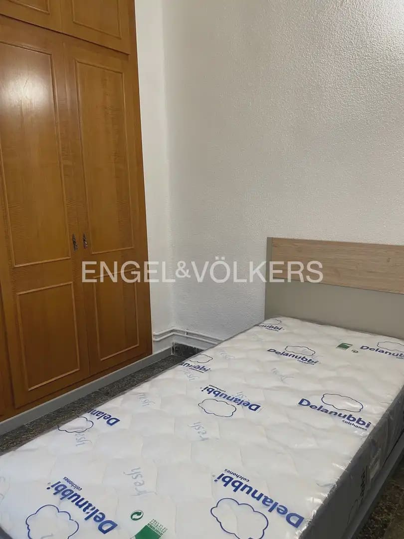 5 soverom Leilighet til leie i Valencia by - € 1 900 (Ref: 10088582)