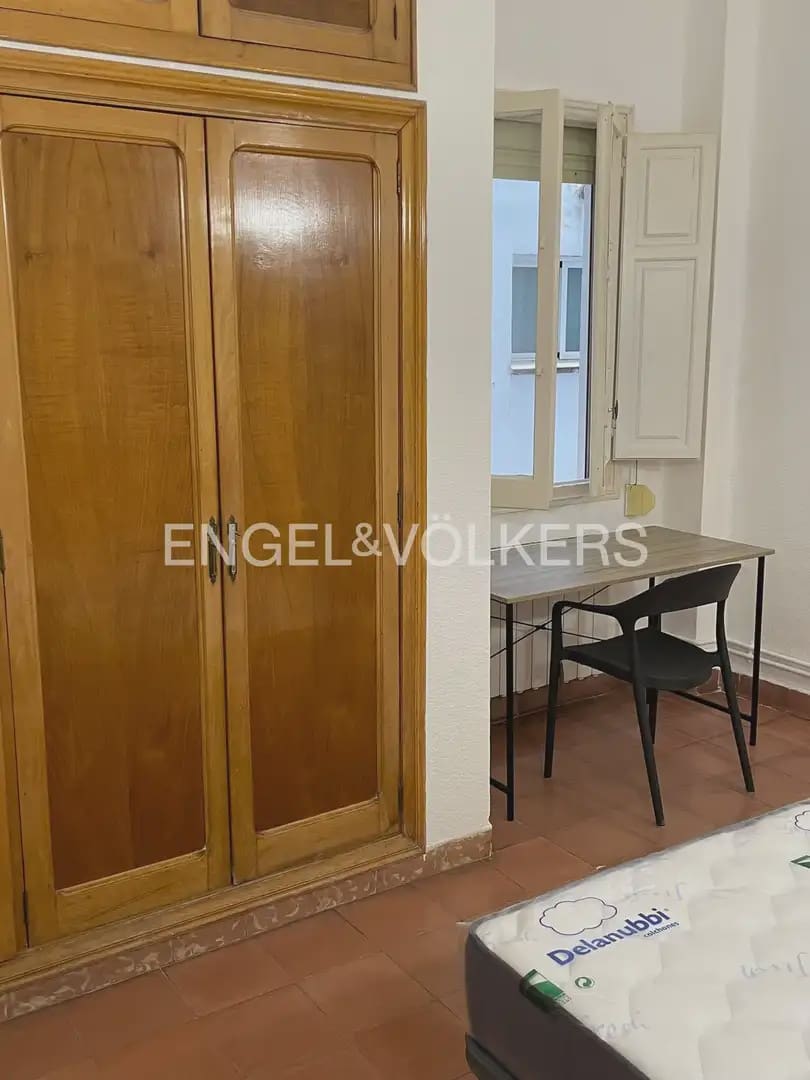 5 soverom Leilighet til leie i Valencia by - € 1 900 (Ref: 10088582)