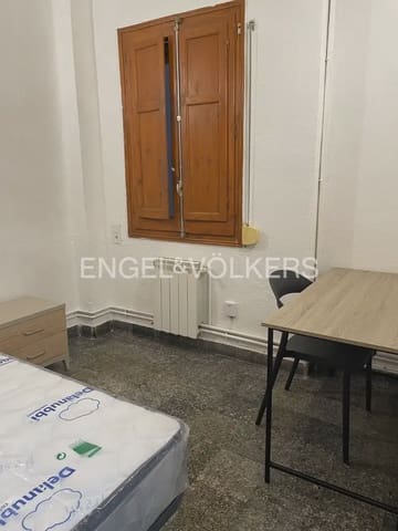 5 sovrum Lägenhet att hyra i La Petxina, Valencia stad - 1 900 € (Ref: 10088582)