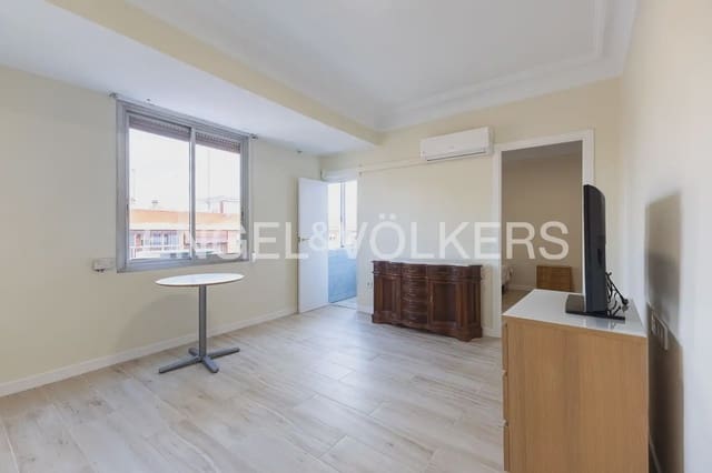 3 Zimmer Wohnung zu vermieten in Nou Moles, València Stadt - 1.300 € (Ref: 10088583)