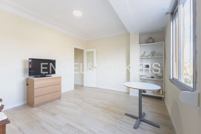 3 Zimmer Wohnung zu vermieten in Nou Moles, València Stadt - 1.300 € (Ref: 10088583)