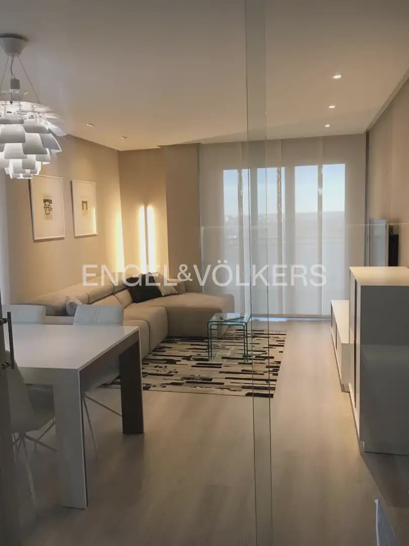 3 bedroom Flat for rent in Valencia city with pool garage - € 2,000 (Ref: 10088584)