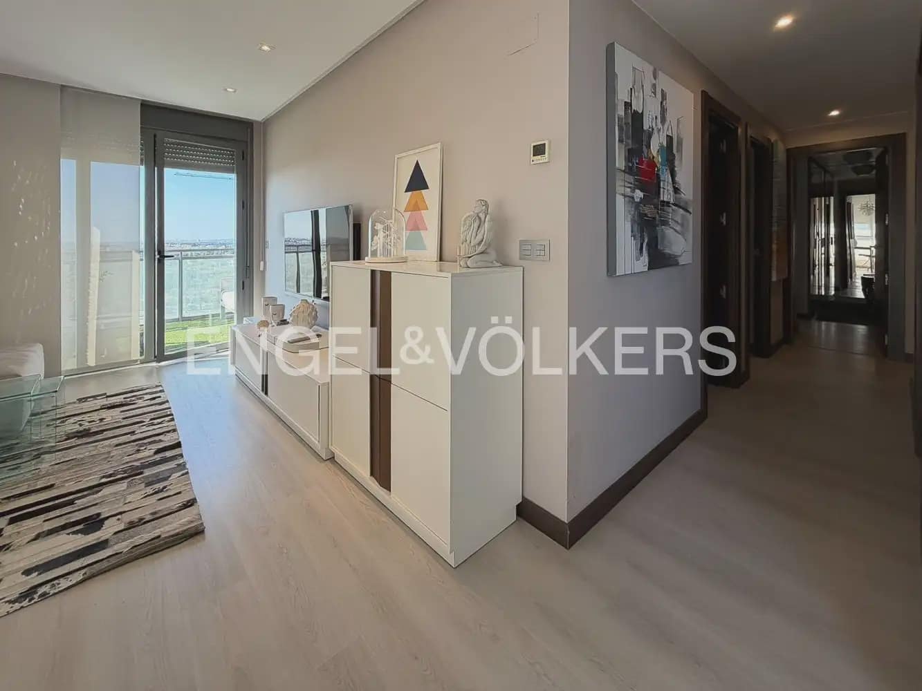 3 bedroom Flat for rent in Valencia city with pool garage - € 2,000 (Ref: 10088584)