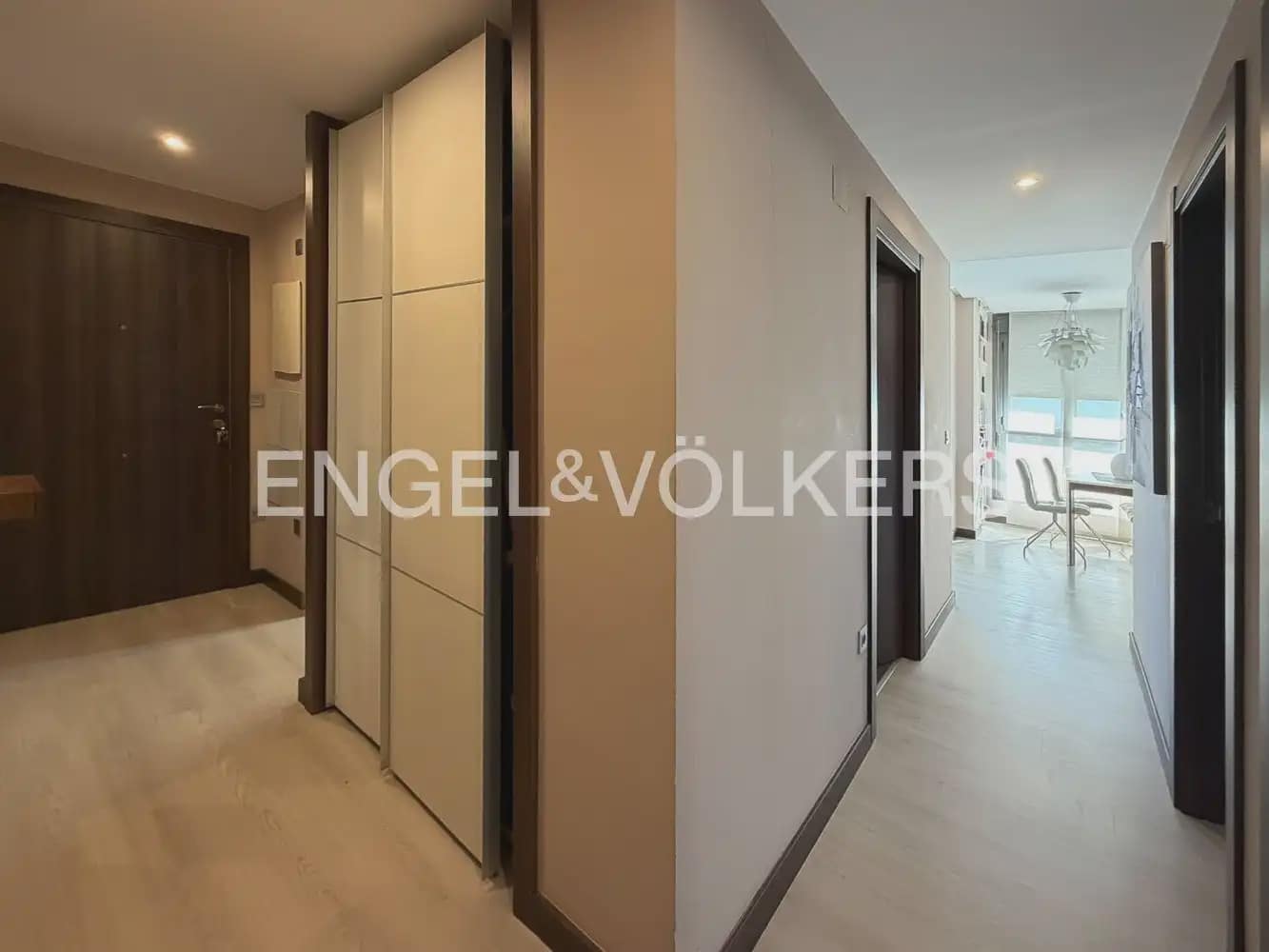 3 bedroom Flat for rent in Valencia city with pool garage - € 2,000 (Ref: 10088584)
