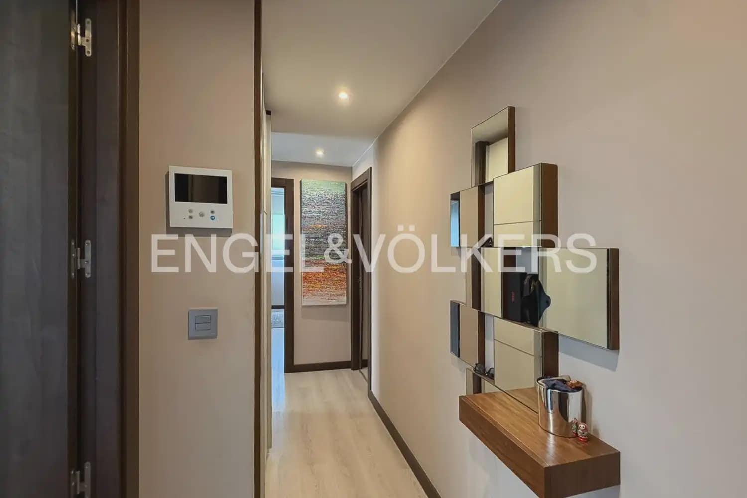 3 bedroom Flat for rent in Valencia city with pool garage - € 2,000 (Ref: 10088584)