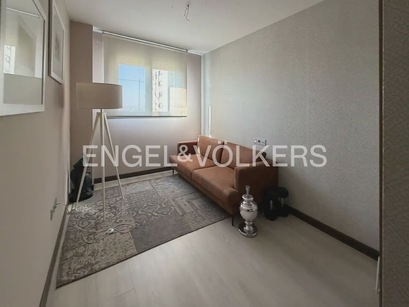 3 bedroom Flat for rent in Valencia city with pool garage - € 2,000 (Ref: 10088584)